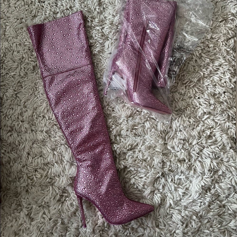 Steve Madden “Vivianne boot” pink stoned not sequins. Size 6.5